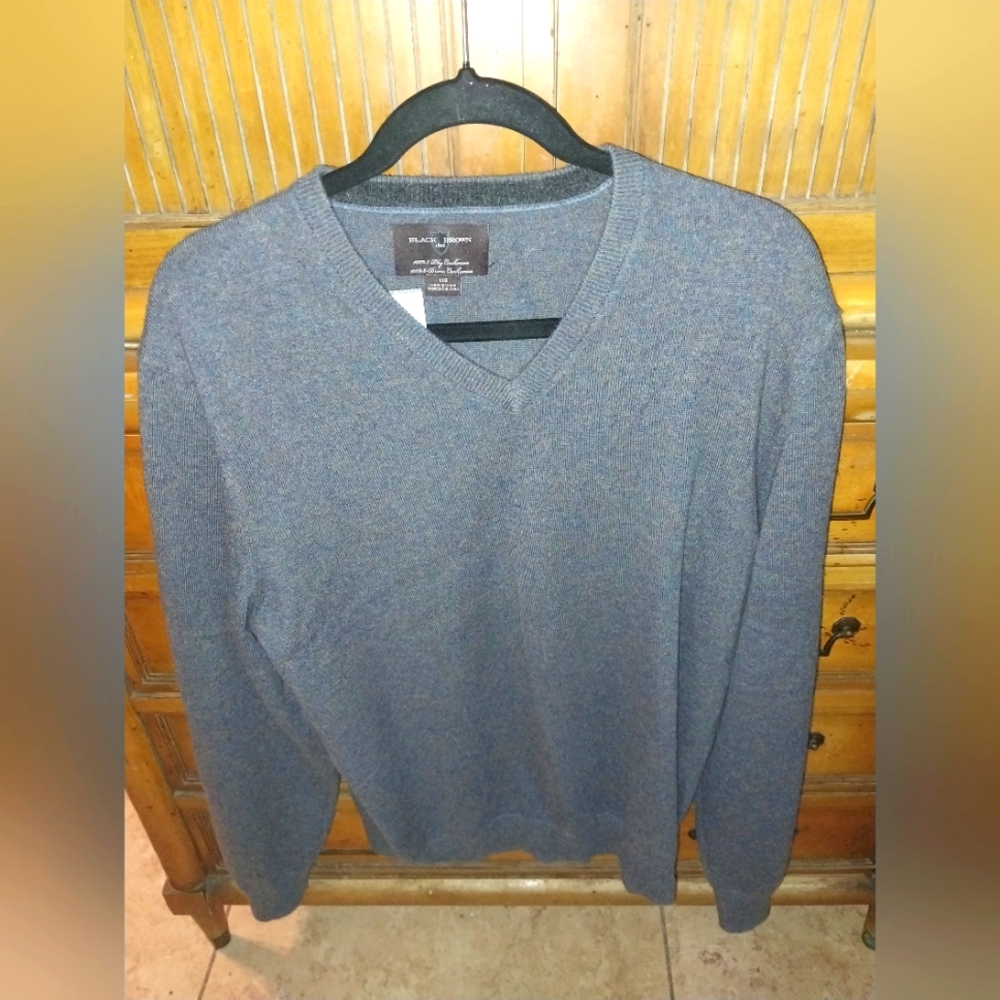 Black Briwn 1826  Gray/Blue V-Neck Cashmere Sweater Classic Knit Design Large